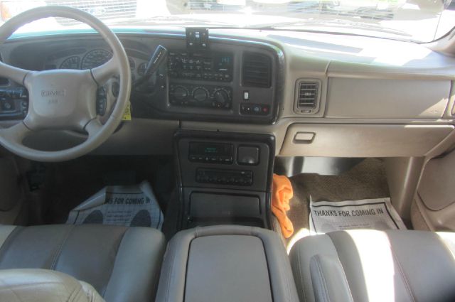 2002 GMC Yukon EX Sedan 4D