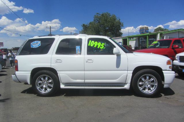 2002 GMC Yukon EX Sedan 4D