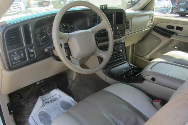 2002 GMC Yukon EX Sedan 4D