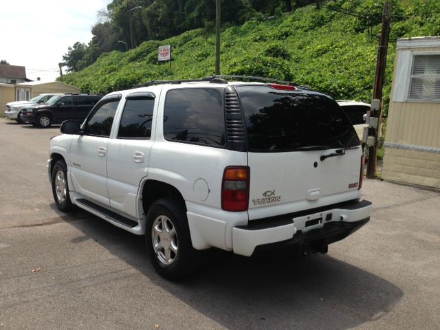 2002 GMC Yukon EX Sedan 4D