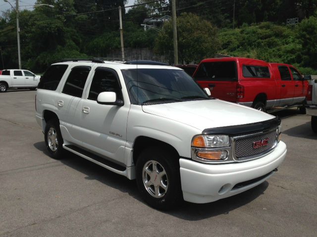 2002 GMC Yukon EX Sedan 4D