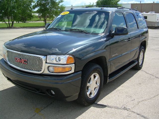 2003 GMC Yukon EX Sedan 4D