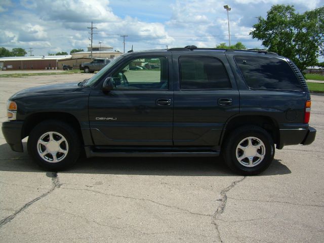 2003 GMC Yukon EX Sedan 4D