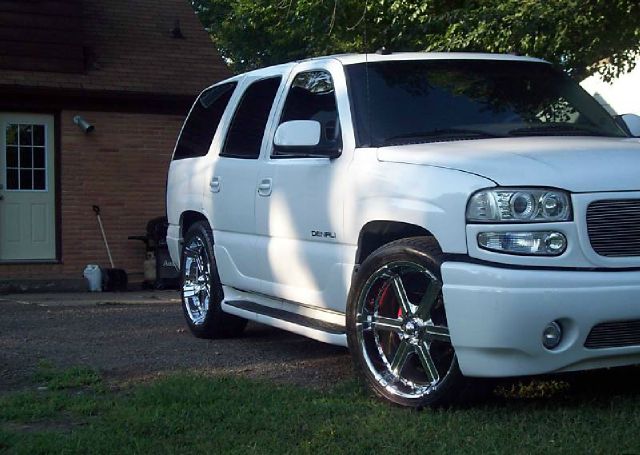 2003 GMC Yukon Unknown