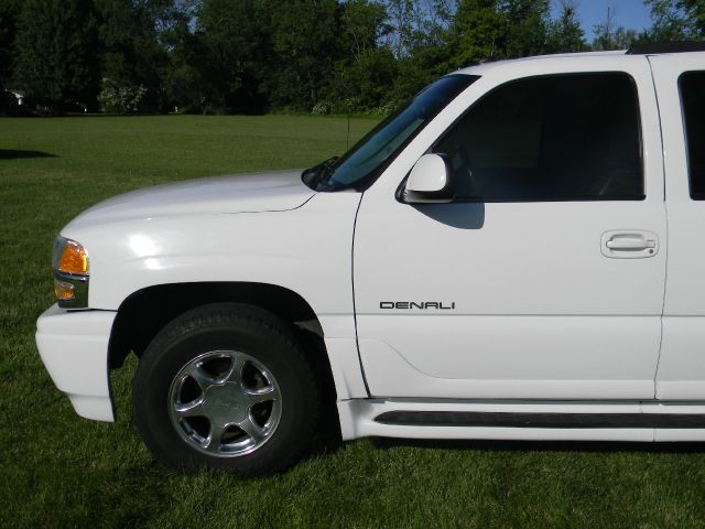 2003 GMC Yukon Base