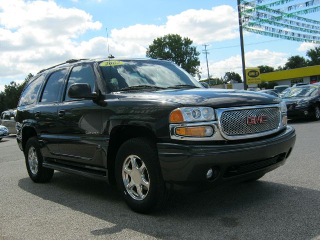 2003 GMC Yukon EX Sedan 4D