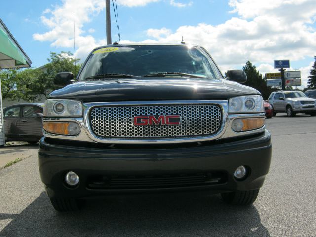 2003 GMC Yukon EX Sedan 4D