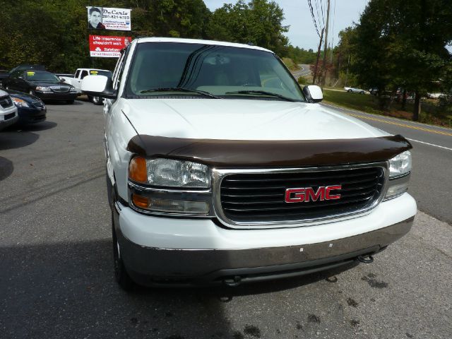 2003 GMC Yukon Wagon SE