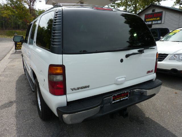 2003 GMC Yukon Wagon SE