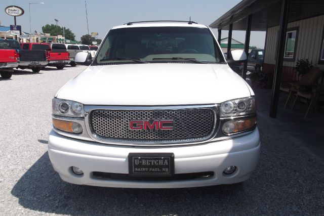 2003 GMC Yukon EX Sedan 4D