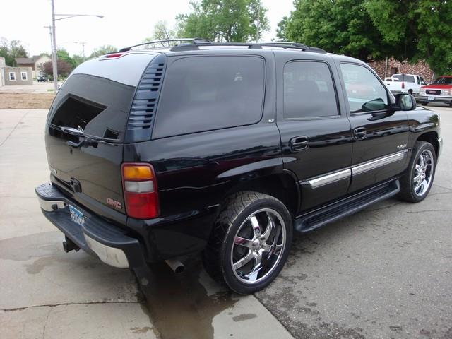 2003 GMC Yukon XLT 5-speedextrasnice