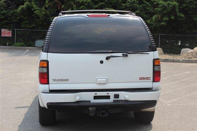 2004 GMC Yukon Unknown