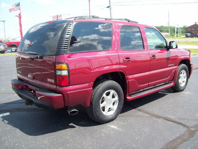 2004 GMC Yukon EX Sedan 4D