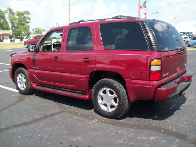 2004 GMC Yukon EX Sedan 4D