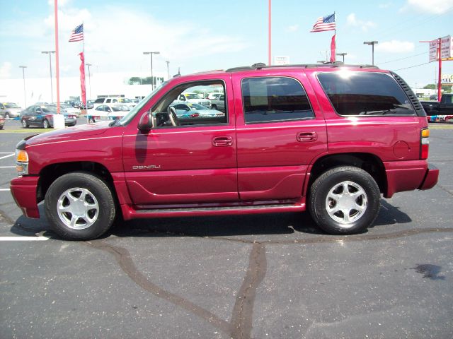 2004 GMC Yukon EX Sedan 4D