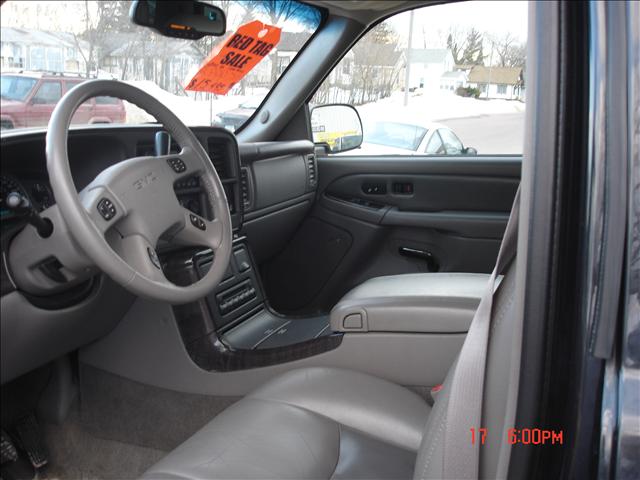 2004 GMC Yukon EX Sedan 4D