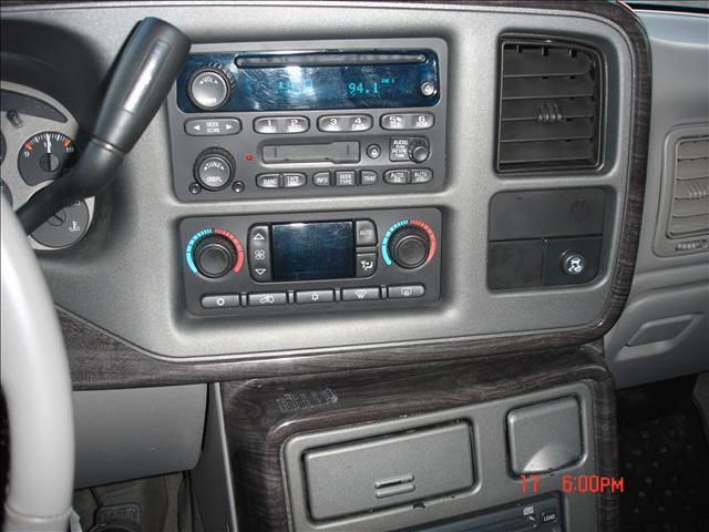 2004 GMC Yukon EX Sedan 4D