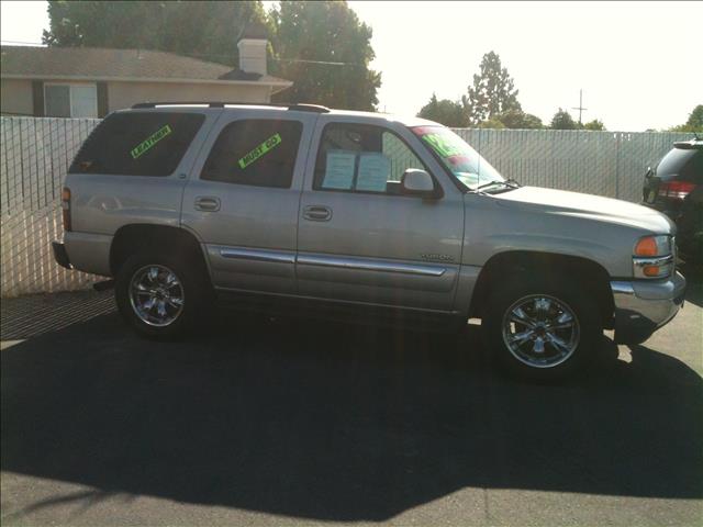 2004 GMC Yukon L.T. 4-w.d. 5.3L