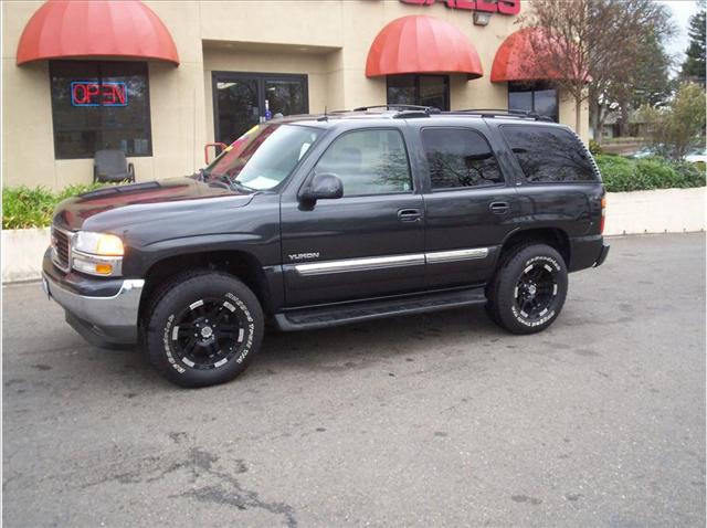 2004 GMC Yukon 4DR WGN I4 LX