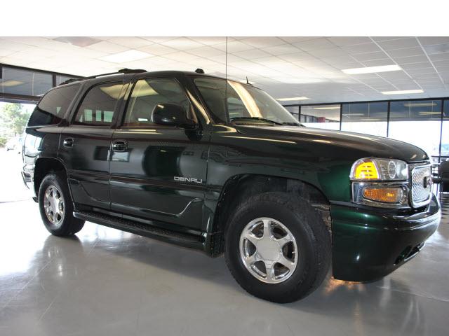 2004 GMC Yukon EX Sedan 4D