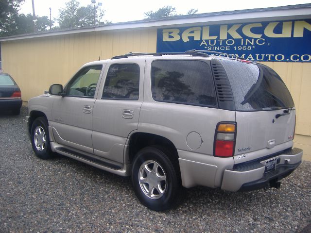 2004 GMC Yukon EX Sedan 4D