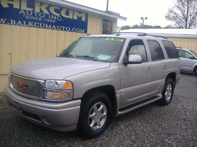 2004 GMC Yukon EX Sedan 4D