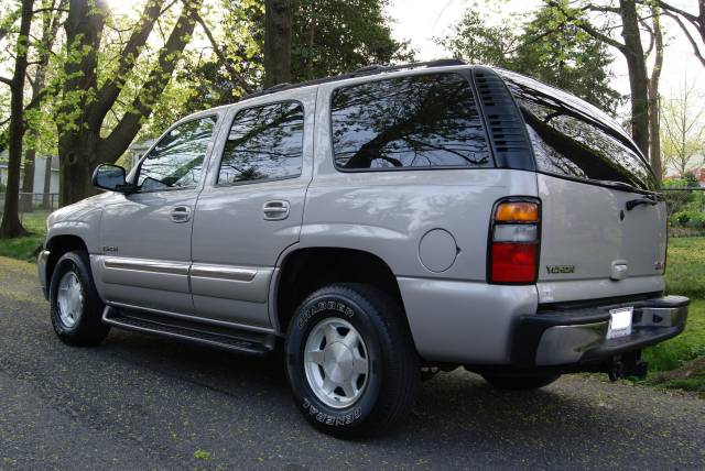 2004 GMC Yukon Touring W/nav.sys