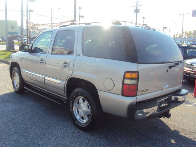 2004 GMC Yukon LS S