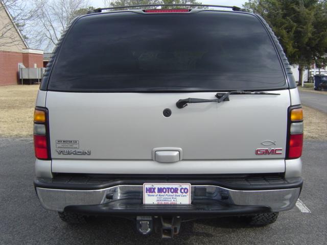 2004 GMC Yukon SLT