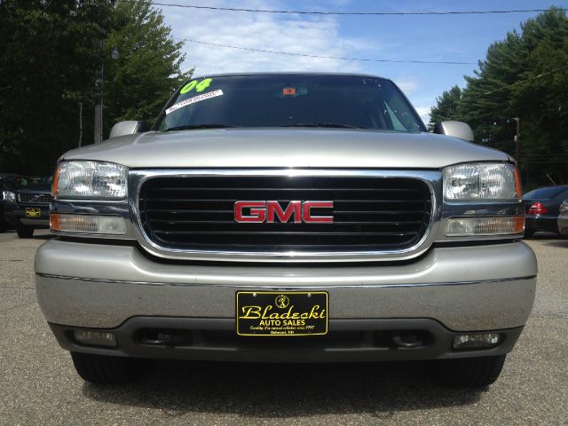 2004 GMC Yukon Ram 3500 Diesel 2-WD