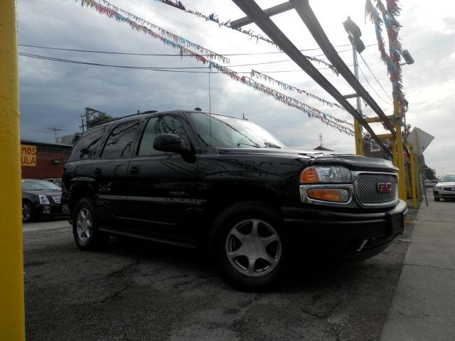 2004 GMC Yukon EX Sedan 4D