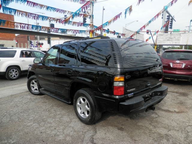 2004 GMC Yukon EX Sedan 4D