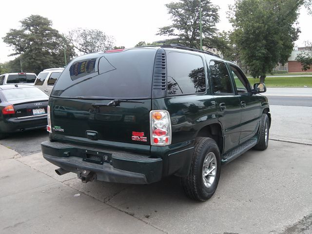 2004 GMC Yukon EX Sedan 4D