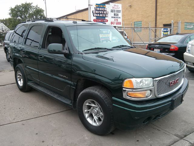 2004 GMC Yukon EX Sedan 4D