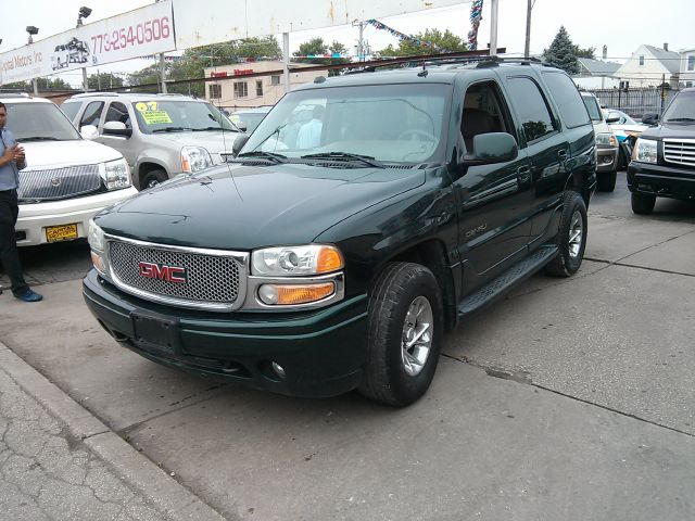 2004 GMC Yukon EX Sedan 4D