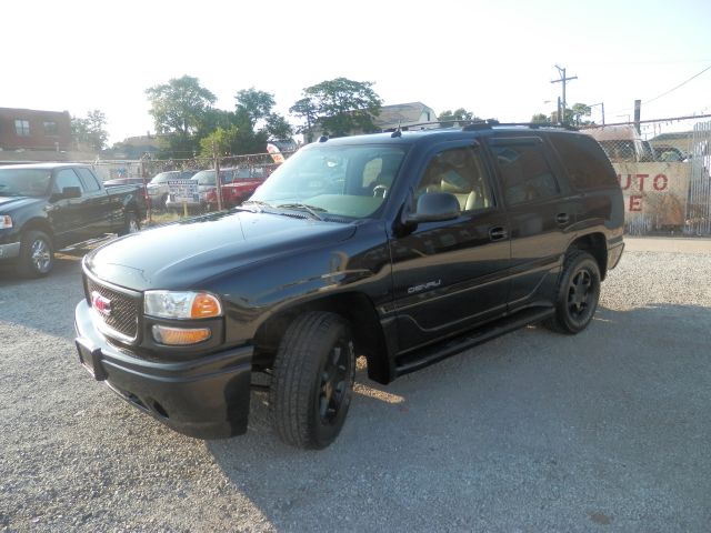 2004 GMC Yukon EX Sedan 4D