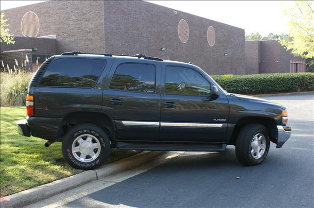 2004 GMC Yukon SLT