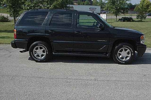 2004 GMC Yukon EX Sedan 4D