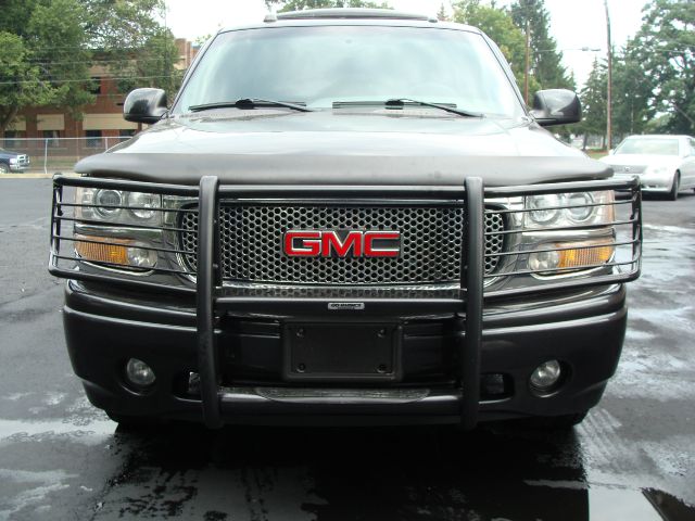 2004 GMC Yukon EX Sedan 4D