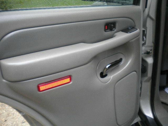 2004 GMC Yukon EX Sedan 4D