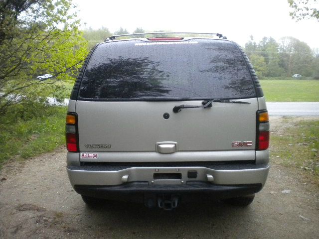 2004 GMC Yukon EX Sedan 4D