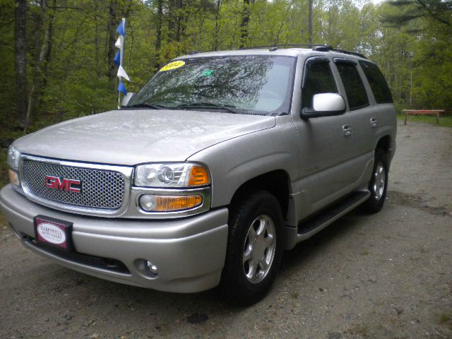 2004 GMC Yukon EX Sedan 4D