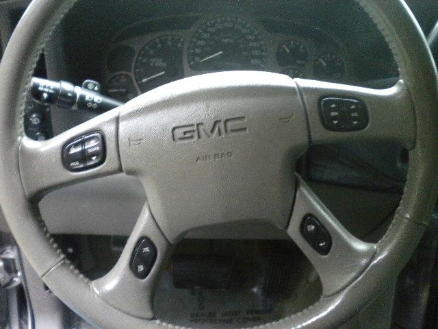 2004 GMC Yukon EX Sedan 4D