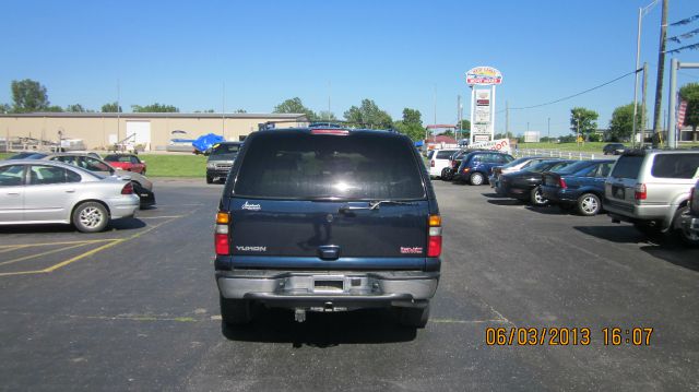 2004 GMC Yukon Ram 3500 Diesel 2-WD