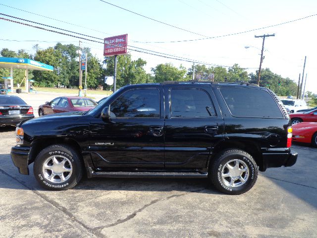 2004 GMC Yukon EX Sedan 4D