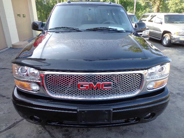 2004 GMC Yukon EX Sedan 4D