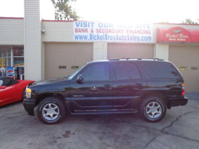 2004 GMC Yukon EX Sedan 4D