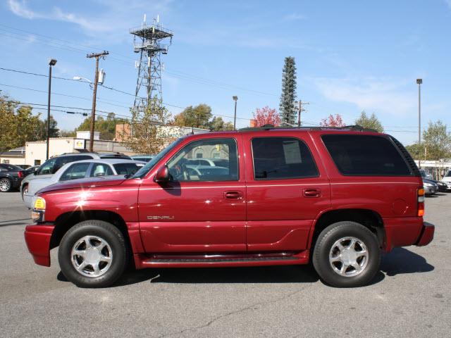 2004 GMC Yukon EX Sedan 4D