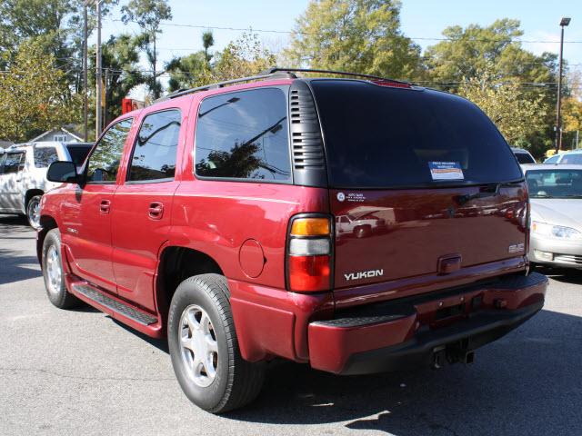 2004 GMC Yukon EX Sedan 4D