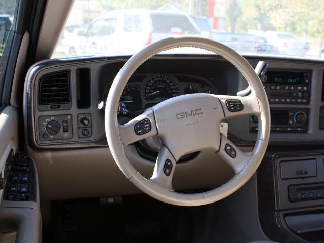 2004 GMC Yukon EX Sedan 4D